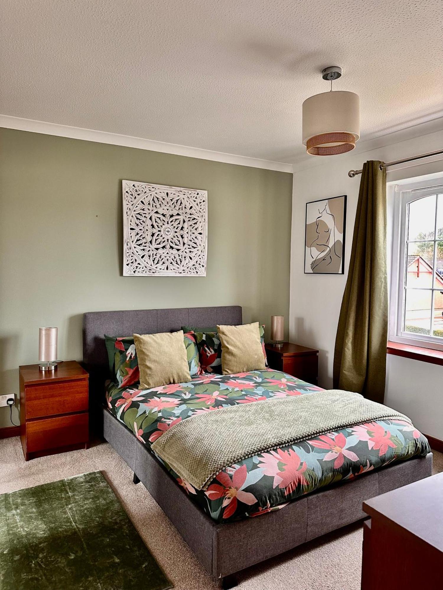 Apartment With Parking, Close To The Raigmore Hospital إينفيرنيس المظهر الخارجي الصورة